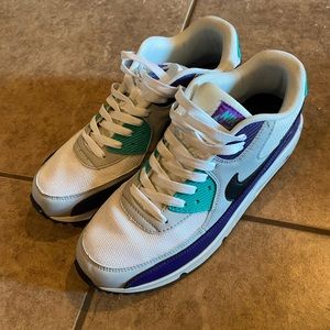 Nike Air Max 90 Size 11 men’s Gently Used Purple